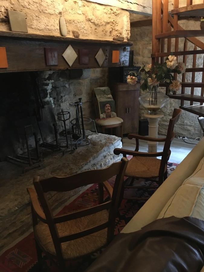 Le Moulin A Huile Bed and Breakfast Vailhourles Eksteriør billede
