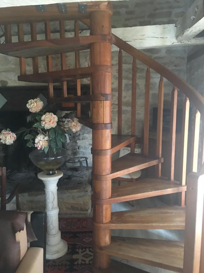 Le Moulin A Huile Bed and Breakfast Vailhourles Eksteriør billede