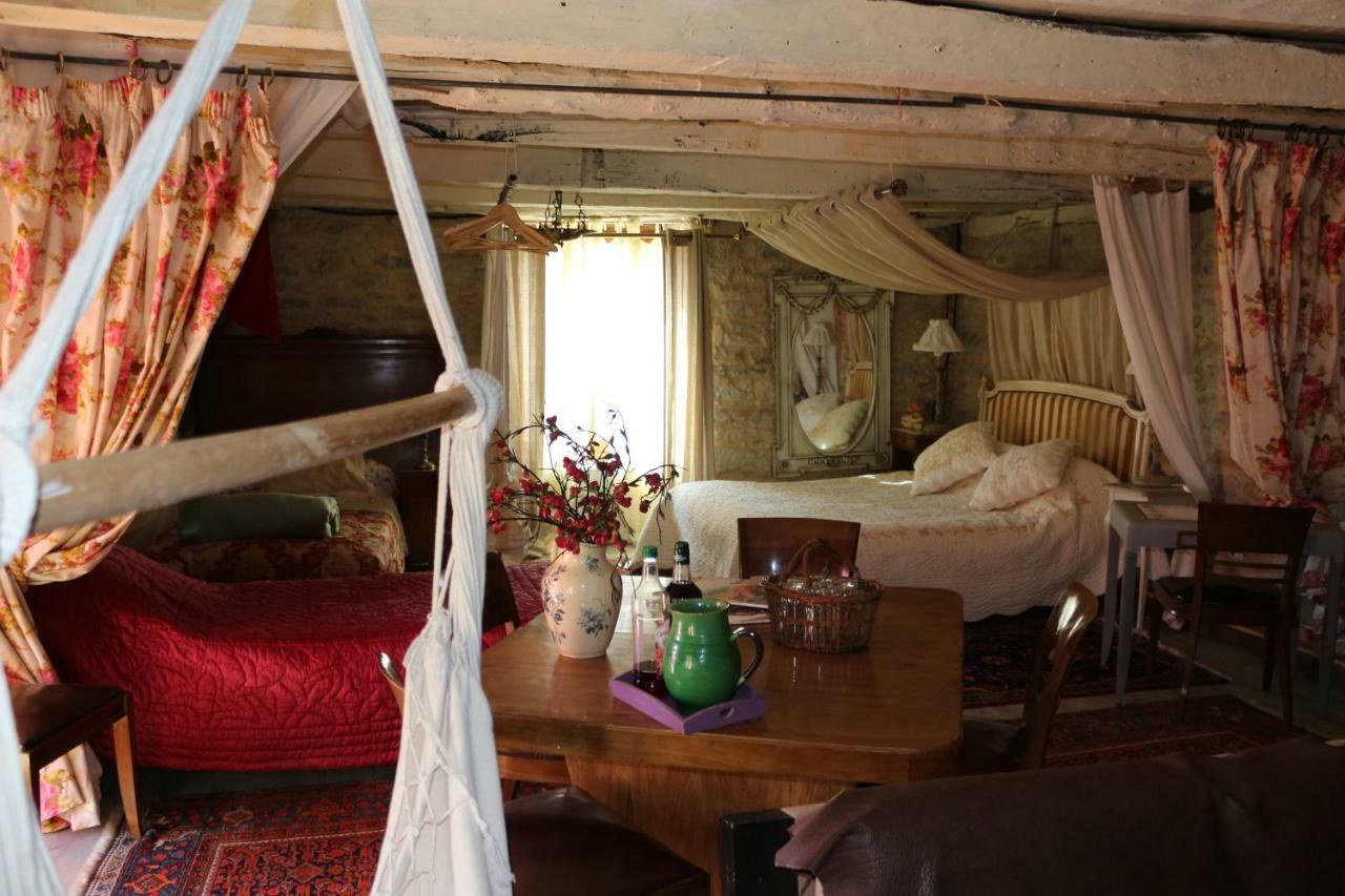 Le Moulin A Huile Bed and Breakfast Vailhourles Eksteriør billede