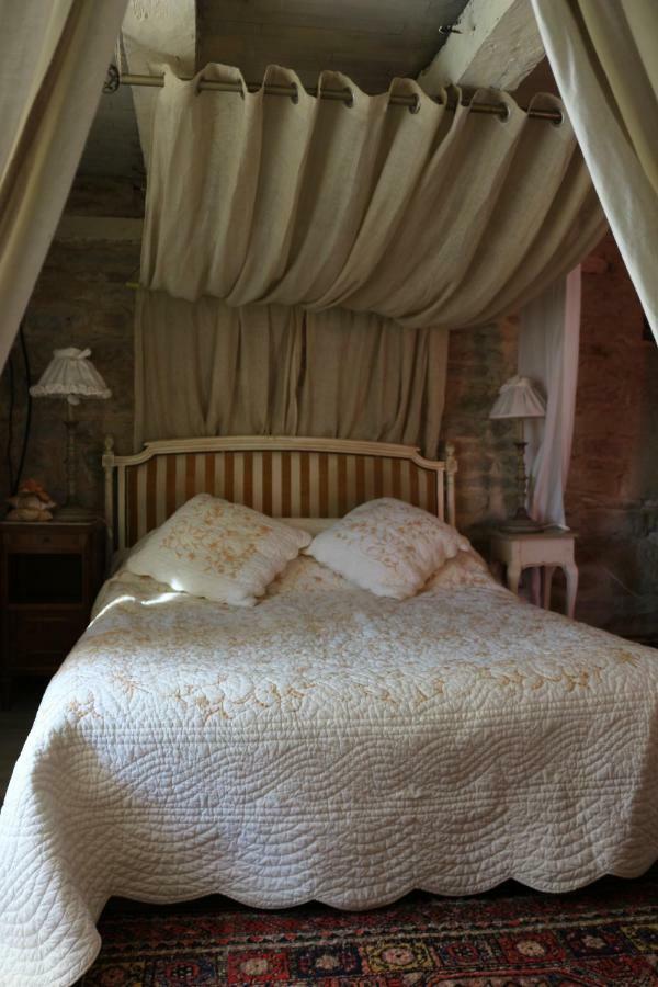 Le Moulin A Huile Bed and Breakfast Vailhourles Eksteriør billede