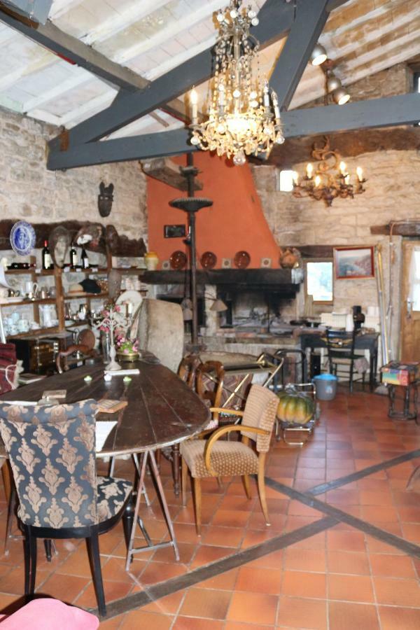 Le Moulin A Huile Bed and Breakfast Vailhourles Eksteriør billede