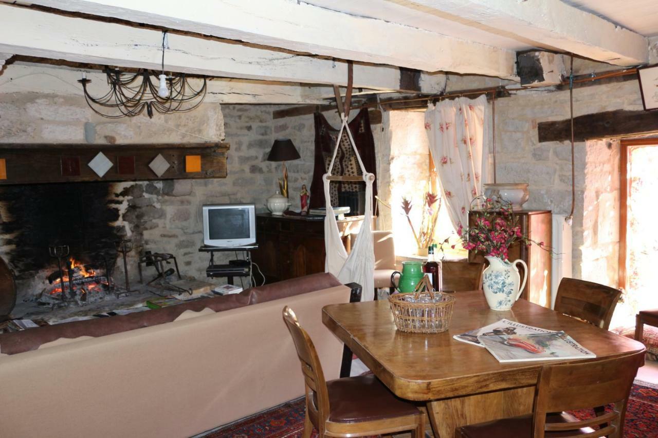 Le Moulin A Huile Bed and Breakfast Vailhourles Eksteriør billede