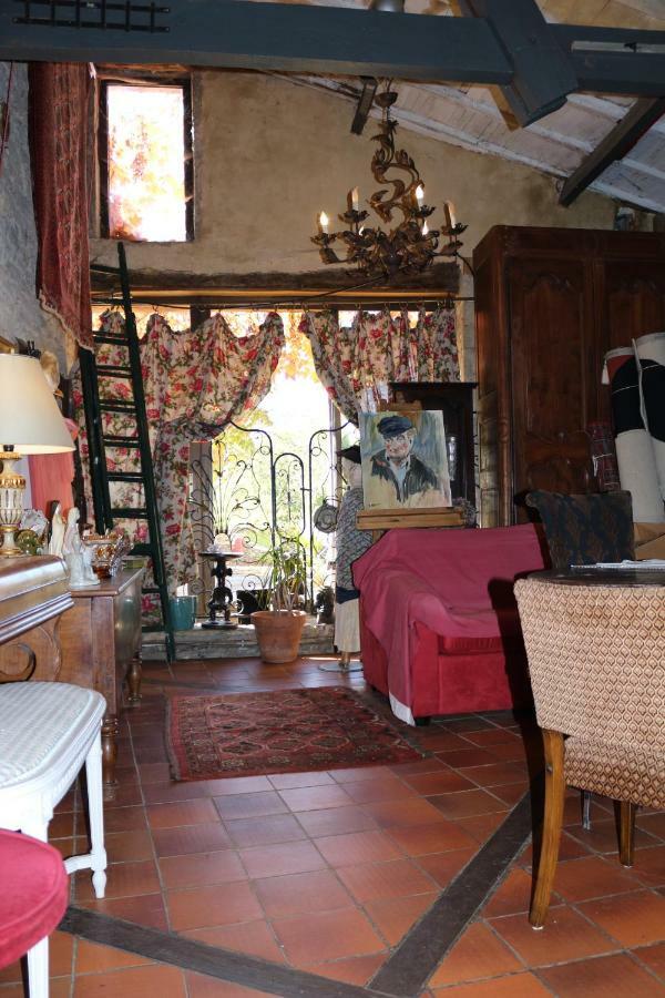 Le Moulin A Huile Bed and Breakfast Vailhourles Eksteriør billede